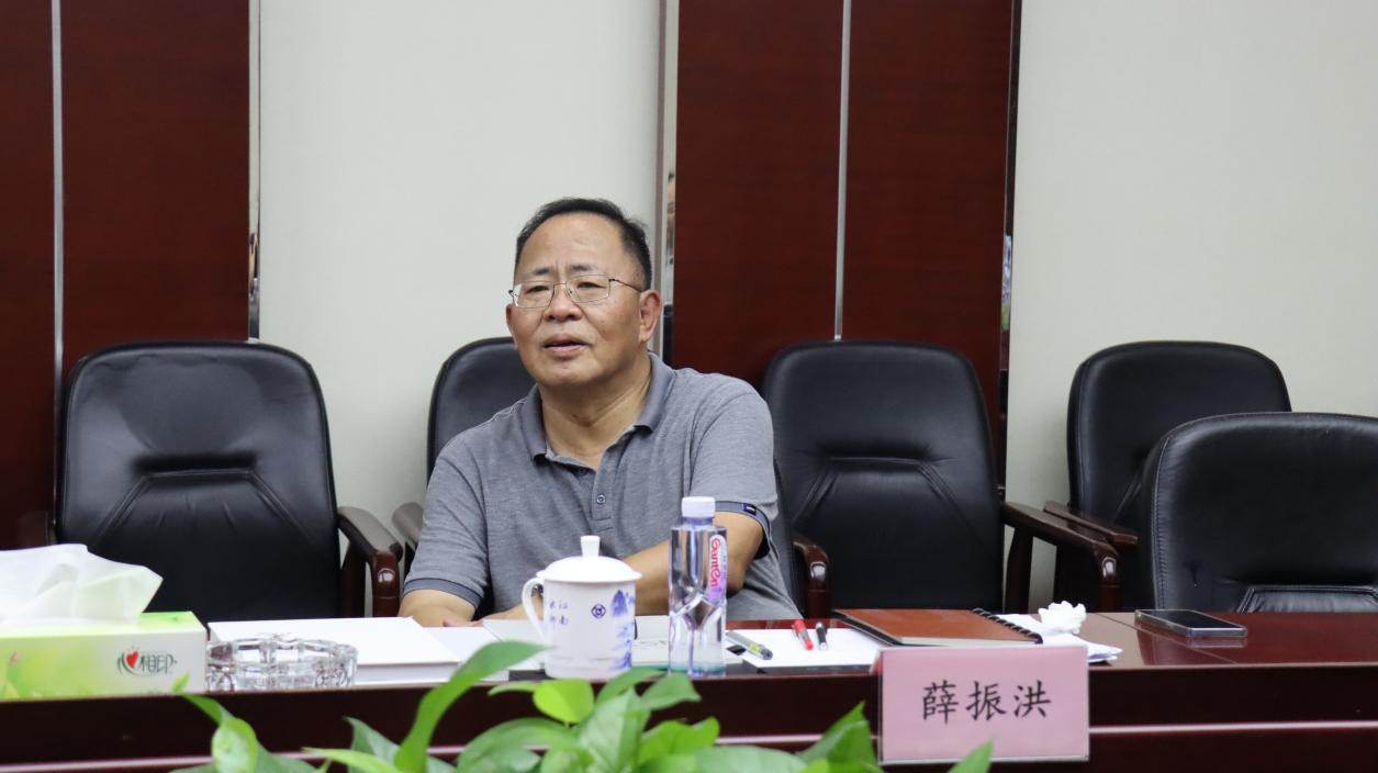国兴资源公司党委书记、董事长李连庆到PP电子5金狮集团调研指导事情